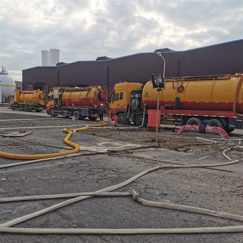 桑日污水池清理