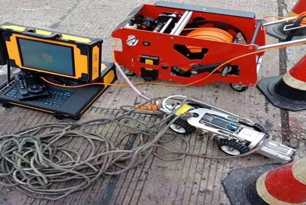 桑日CCTV管道检测机器人